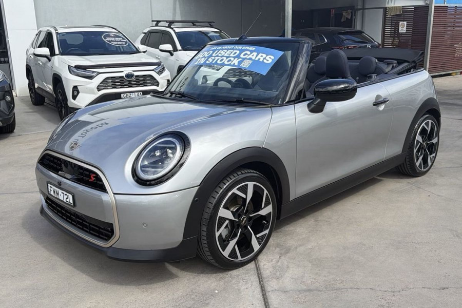 2025 MINI Cooper F67 C Classic Convertible Image 9