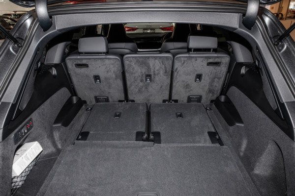 2025 MY26 Audi Q7 4M TFSI 250kW S line SUV image 18