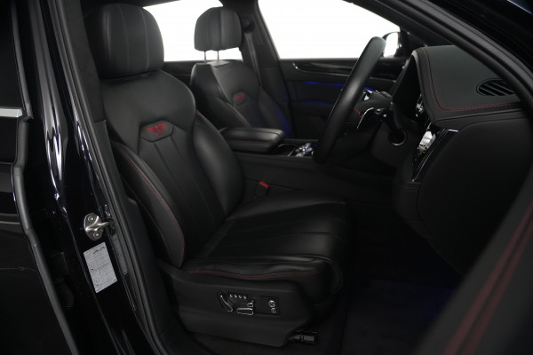 2024 Bentley Bentayga V8 SUV Image 20
