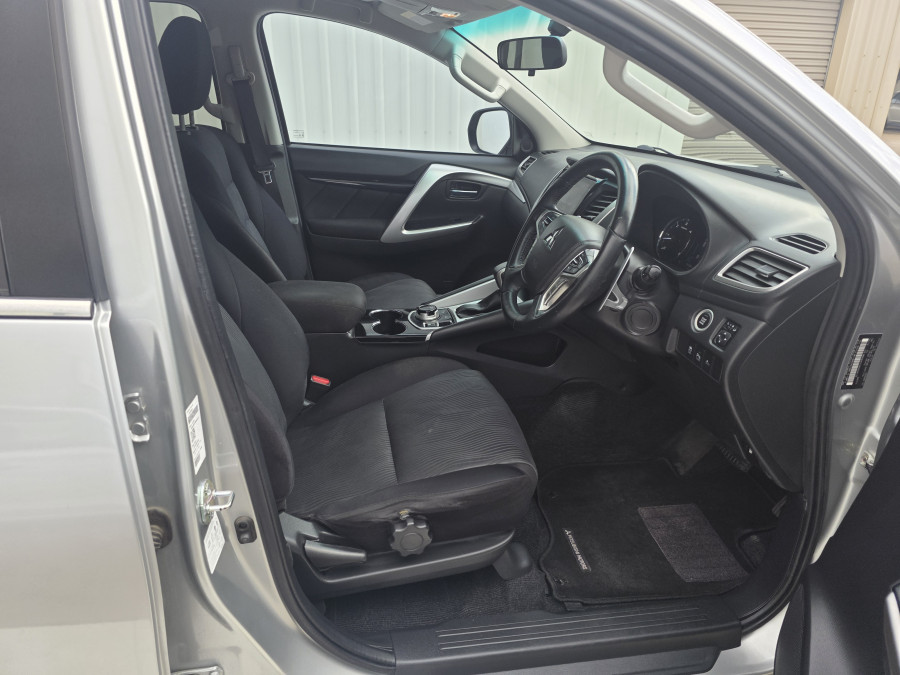 2019 Mitsubishi Pajero Sport QE GLX SUV Image 15
