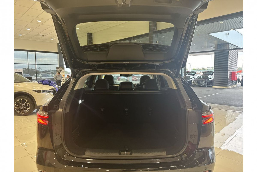 2024 MY24.5 MG HS AS33 Essence SUV Image 34