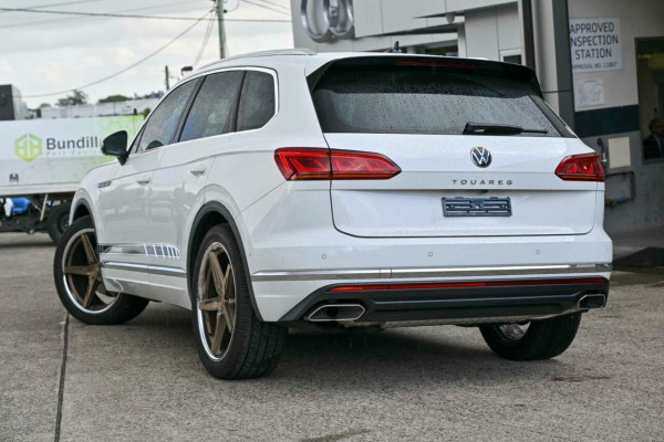 2022 Volkswagen Touareg CR 210TDI Elegance SUV Image 2