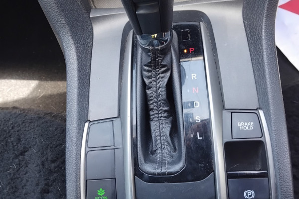 2019 Honda Civic 10th Gen VTi Hatch Image 9