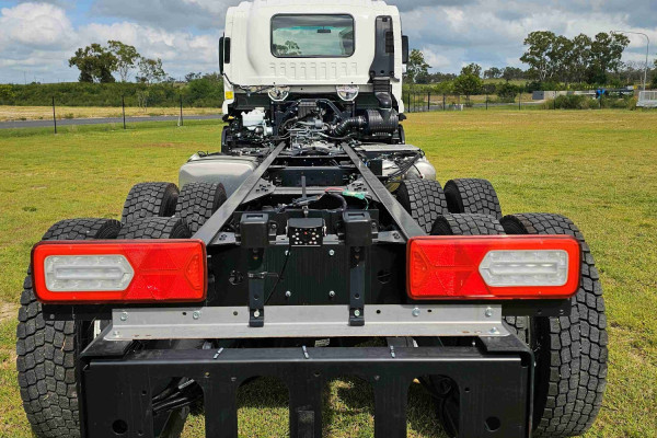 2025 Isuzu FVZ 260-300 AT R55 Cab Chassis Image 5