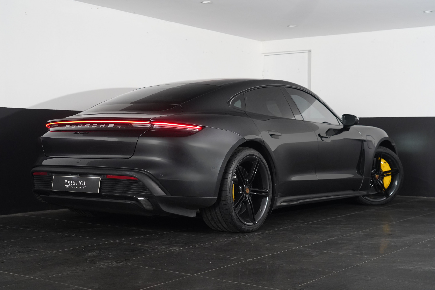 2020 Porsche Taycan Turbo S Coupe Image 7