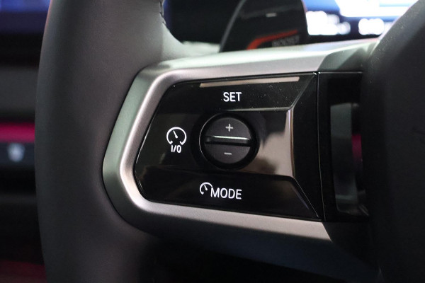 2025 BMW X3 G45 30e xDrive SUV image 17