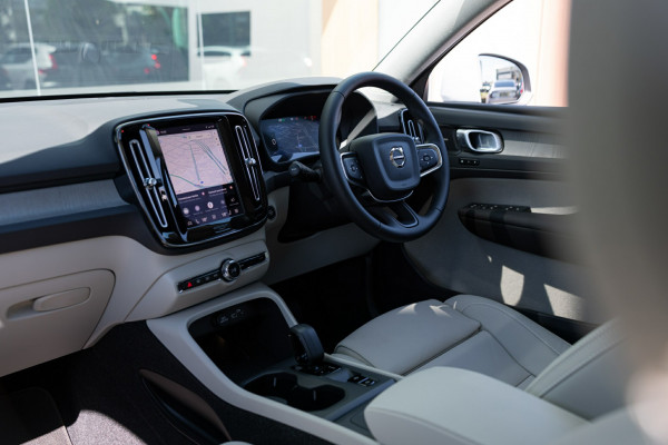 2026 Volvo XC40 XZ Plus B4 SUV Image 3