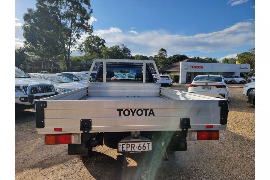 2021 Toyota HiLux TGN121R Workmate Cab Chassis Image 6