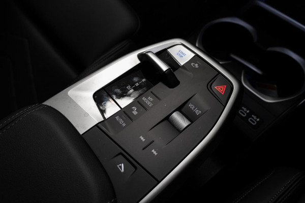 2024 BMW iX2 U10 eDrive20 M Sport SUV image 19
