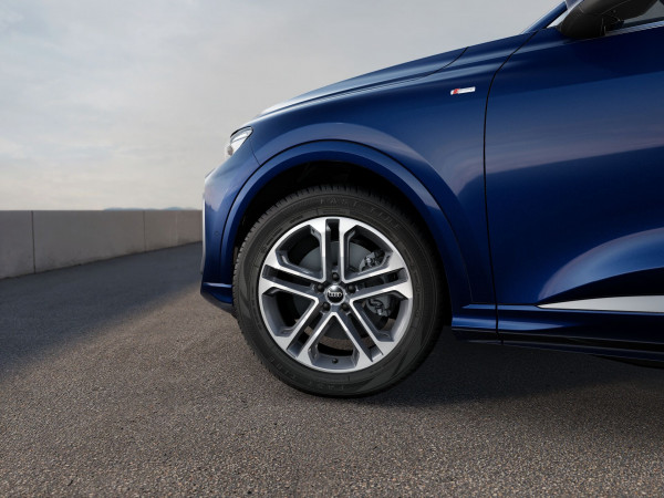 2025 Audi Q5 GU TFSI 150kW SUV image 10