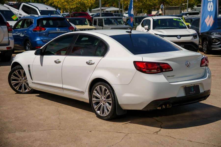 2014 Holden Calais VF V Sedan Image 2