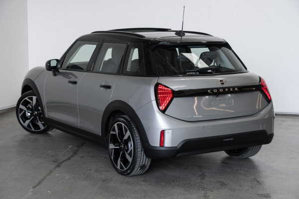 2026 MINI Cooper F65 C Classic Hatch image 2
