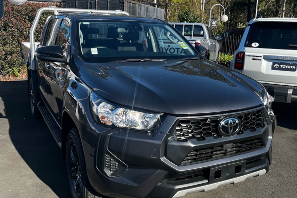 2025 MY24 Toyota HiLux GUN126R SR 48V Cab Chassis Image 6