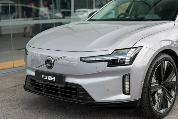 2025 MY26 Volvo ES90  Ultra Single Motor Sedan Image 9