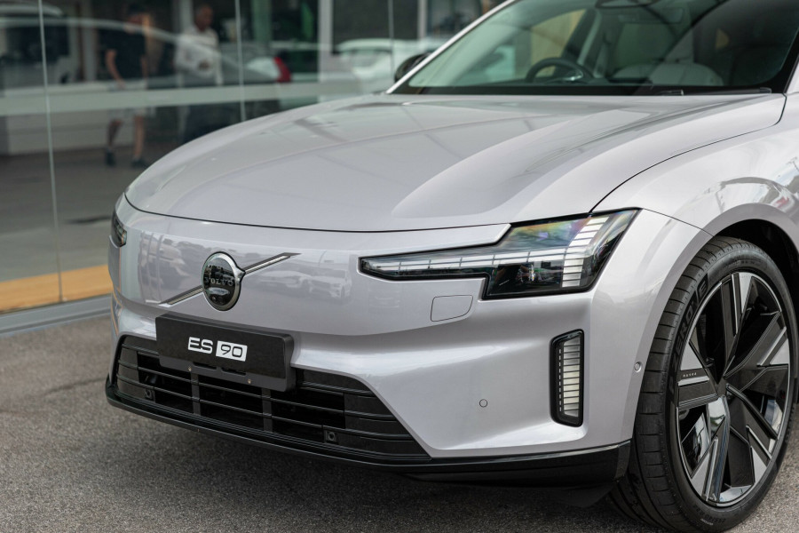 2025 MY26 Volvo ES90  Ultra Single Motor Sedan Image 9
