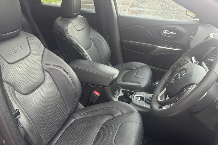 2021 Jeep Cherokee KL Limited SUV Image 17
