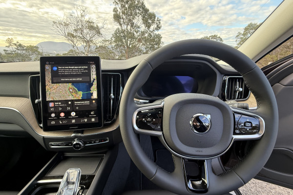 2025 MY26 Volvo XC60 UZ Plus T8 Plug-in Hybrid Dark SUV Image 16