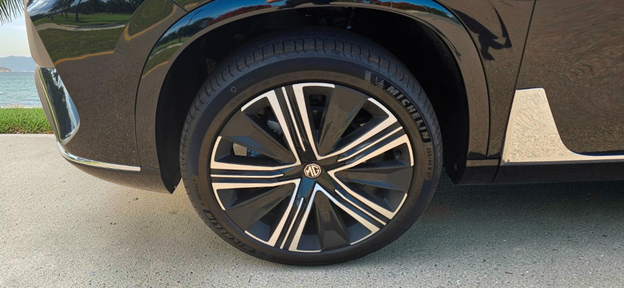 2025 MG QS IS31 Essence SUV Image 7