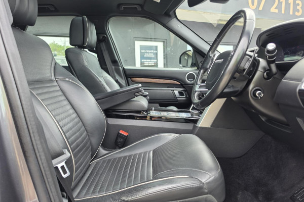 2018 Land Rover Discovery Series 5 HSE Luxury SUV Image 19