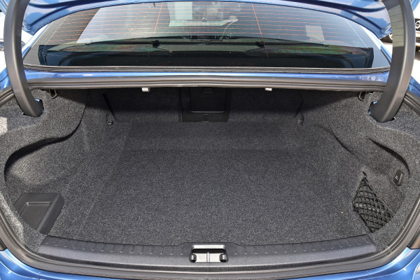 2020 Volvo S60 Z Series T8 R-Design Sedan