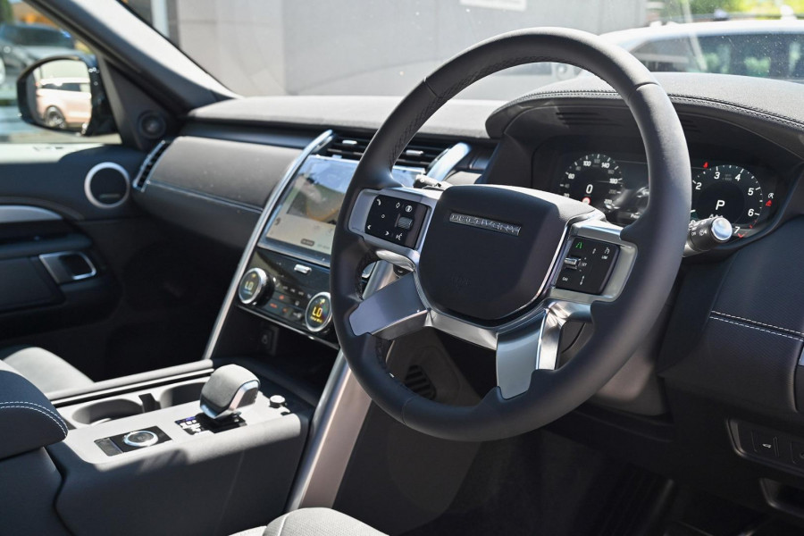 2025 Land Rover Discovery Series 5 P360 Dynamic SE SUV