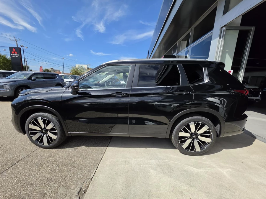 2026 MY25 Mitsubishi Outlander ZM Aspire SUV Image 2