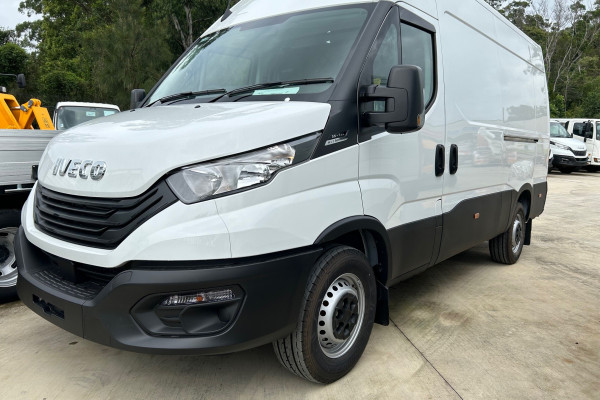 2023 MYon Iveco Daily E6 DAILY VAN 12m3 3520LWB 136HP Other