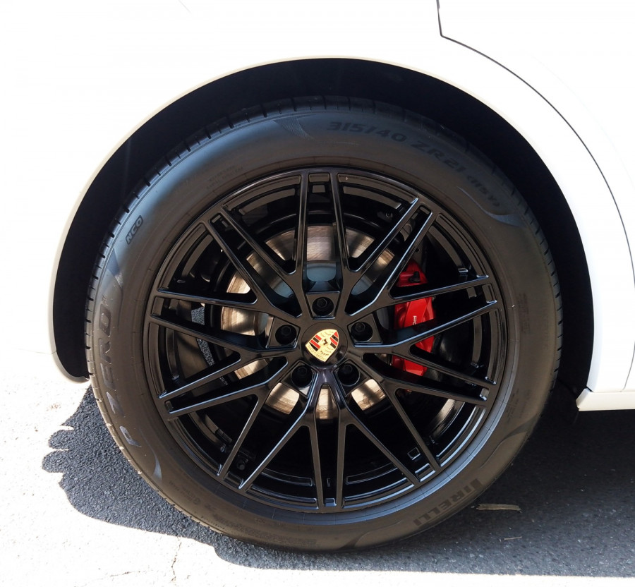 2024 Porsche Cayenne 9YA II GTS SUV Image 16