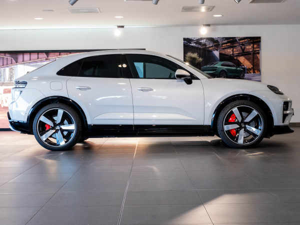 2025 Porsche Macan SUV image 5