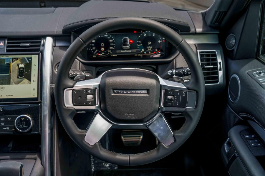 2025 Land Rover Discovery Series 5 D350 Dynamic SE SUV