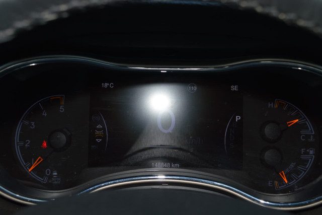 2013 Jeep Grand Cherokee Laredo 8 of 27