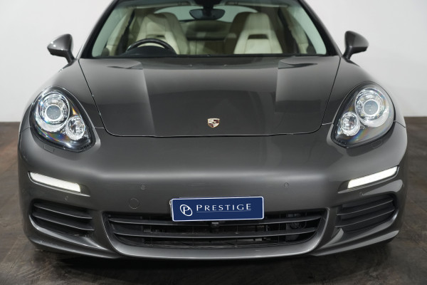 2015 Porsche Panamera Coupe Image 3