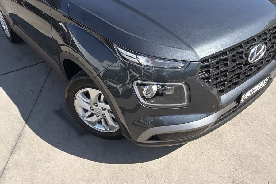 2019 Hyundai Venue QX Active SUV Image 3
