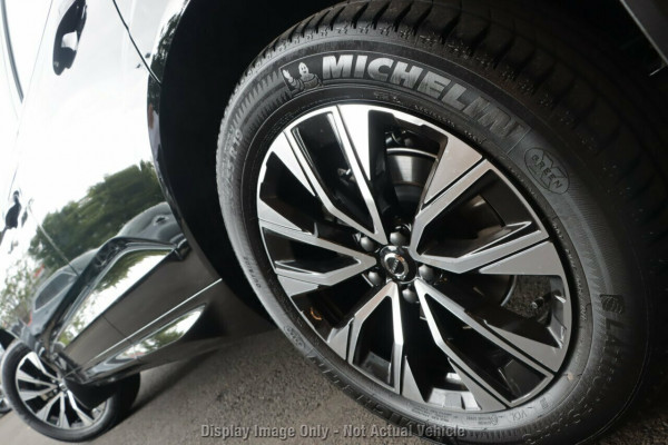 2025 Volvo XC60 UZ Plus B5 SUV Image 4