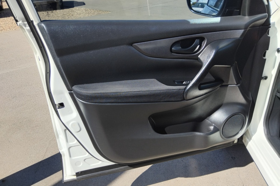 2015 Nissan QASHQAI J11 ST SUV Image 17