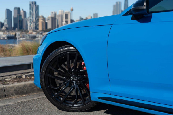 2021 Audi RS4  Quattro SUV Image 5