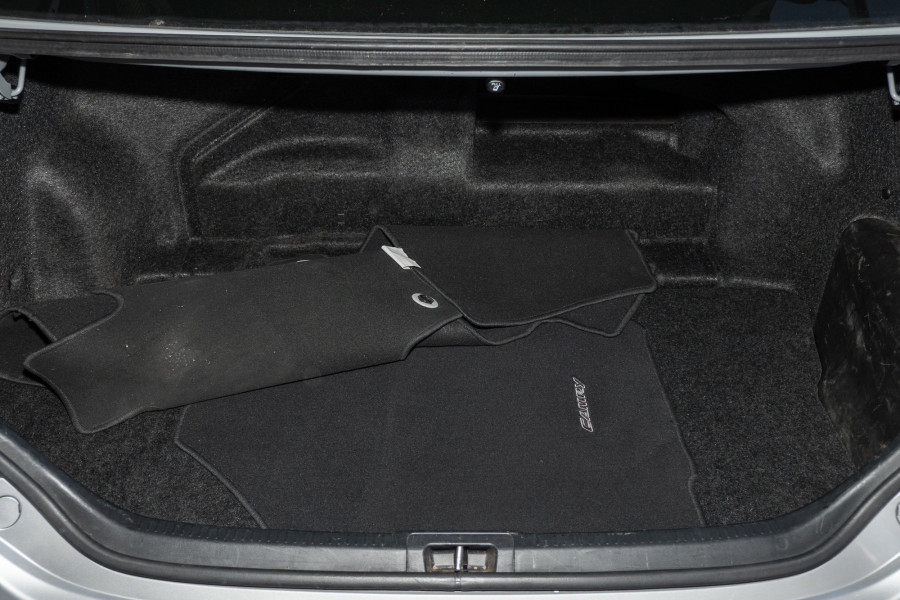 2013 Toyota Camry Hybrid AVV50R HL Sedan Image 17