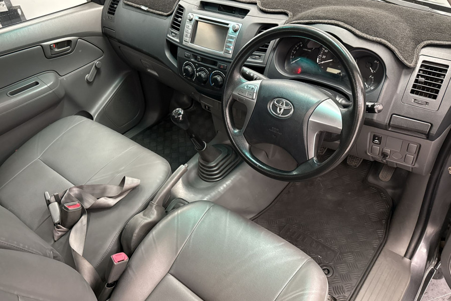 2015 MY14 Toyota HiLux WorkMate Cab Chassis Image 11