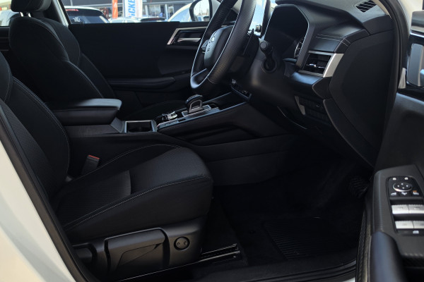 2024 Mitsubishi Outlander ZM LS SUV Image 15