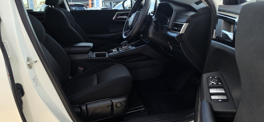 2024 Mitsubishi Outlander ZM LS SUV Image 15