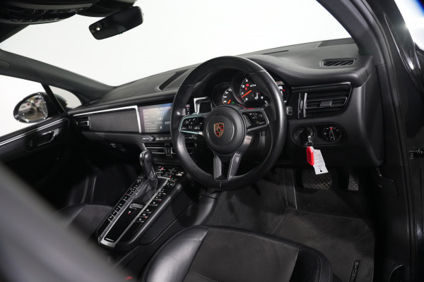 2020 Porsche Macan GTS SUV image 11