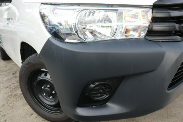 2020 Toyota HiLux TGN121R WorkMate Cab Chassis Image 2