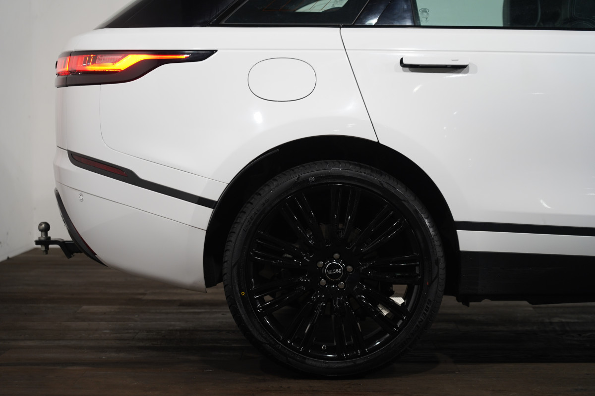 2017 Land Rover Velar D180 Hse Awd SUV Image 6
