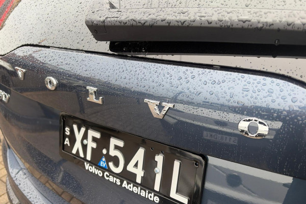 2025 MY26 Volvo XC90 L Series Plus T8 Plug-in Hybrid Dark SUV Image 11