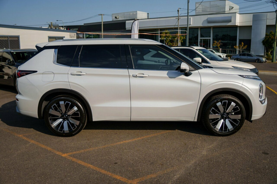 2025 Mitsubishi Outlander ZM Exceed SUV Image 4