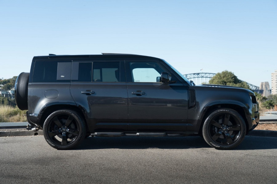 2022 Land Rover Defender L663 110 P525 SCV8 SUV Image 3