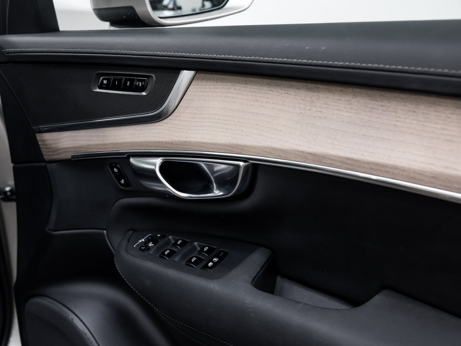 2025 Volvo XC90 L Series B5 Plus 2.0Pmht SUV Image 10