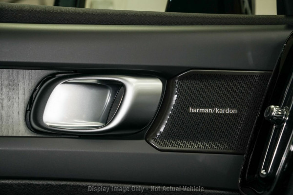 2026 Volvo XC40 XZ Ultra B4 Dark SUV Image 13