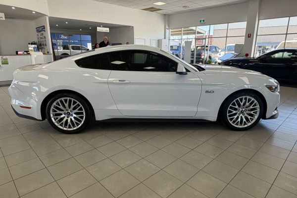 2017 Ford Mustang FM GT Coupe Image 8