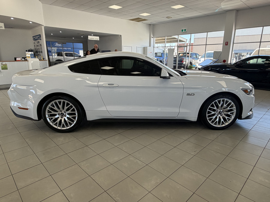2017 Ford Mustang FM GT Coupe Image 8